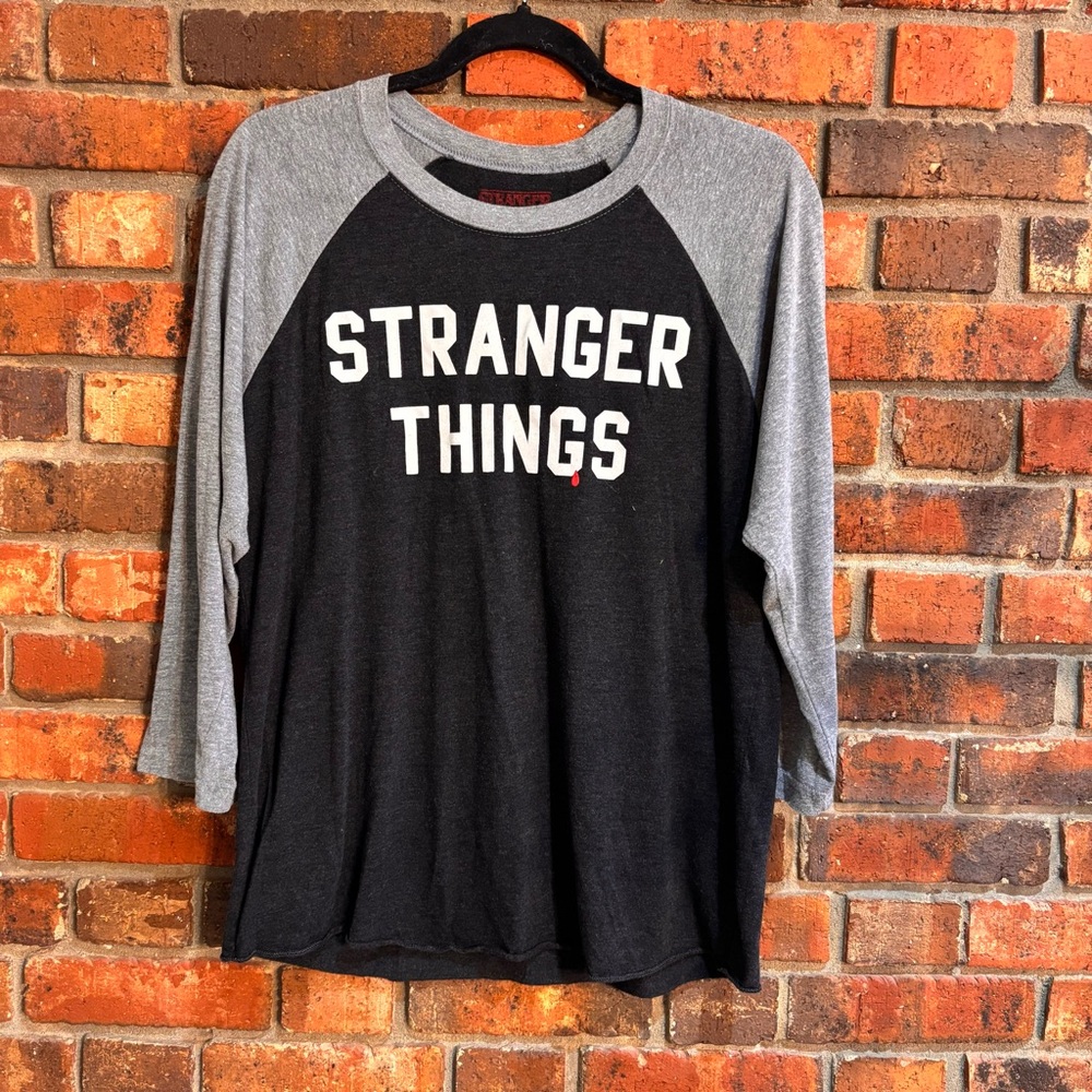Stranger Things womens raglan 3/4 sleeve t-shirt black/gray M